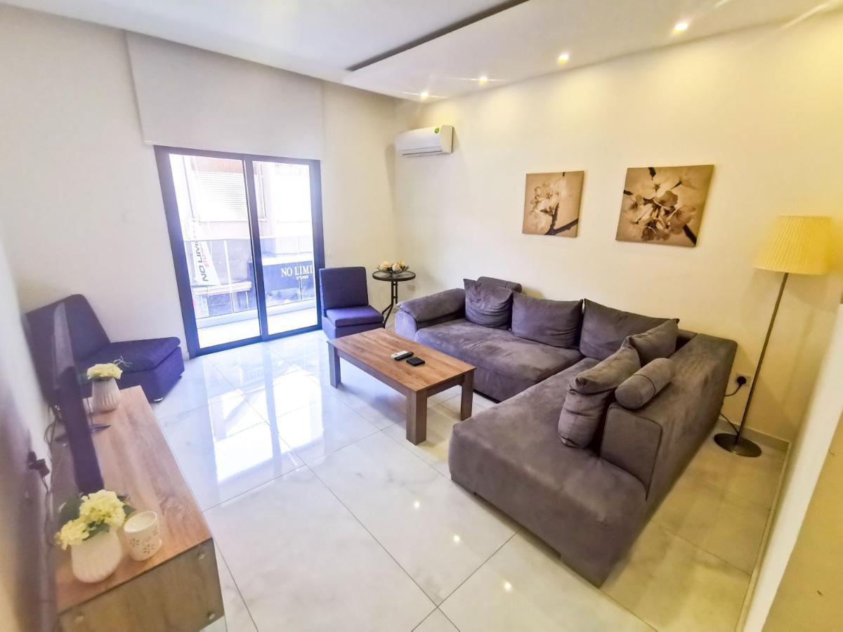 The White Pearl Apartment 拉纳卡 外观 照片