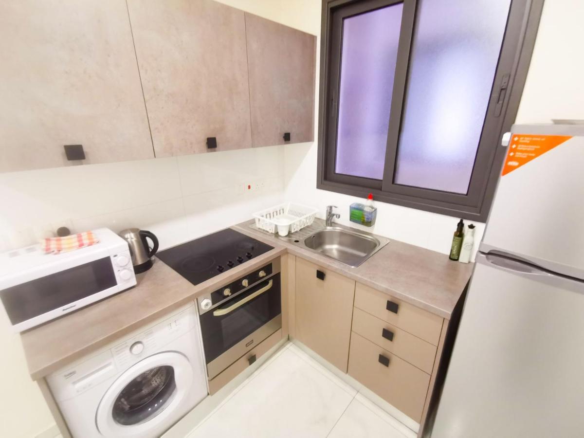 The White Pearl Apartment 拉纳卡 外观 照片